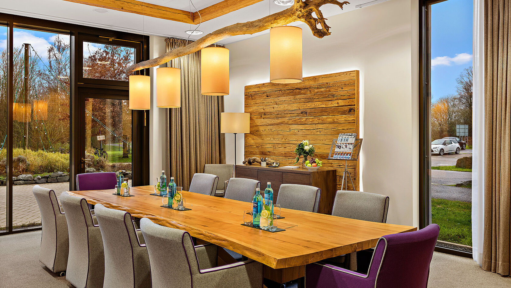 Amadeus (Boardroom)